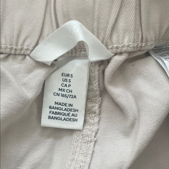 H&M Women's Tan Cargo Shorts - Picture 6 of 10